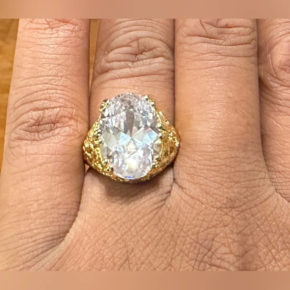 Vintage-Style Gold Ring with Oversized Faceted Crystal